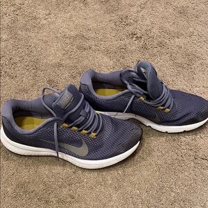 Nike Navy and Gray Running Shoes